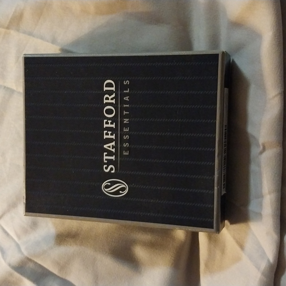 NWT Men's Stafford brown leather wallet